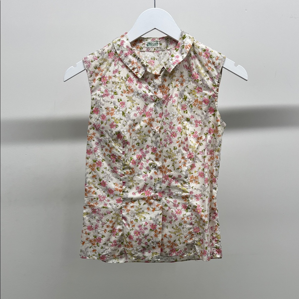Floral Button-Up Sleeveless Blouse